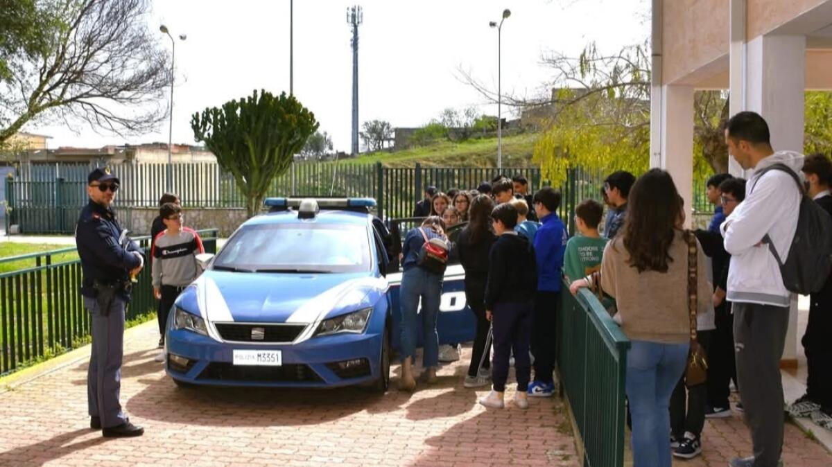 Polizia di Niscemi, altro incontro con gli studenti - 