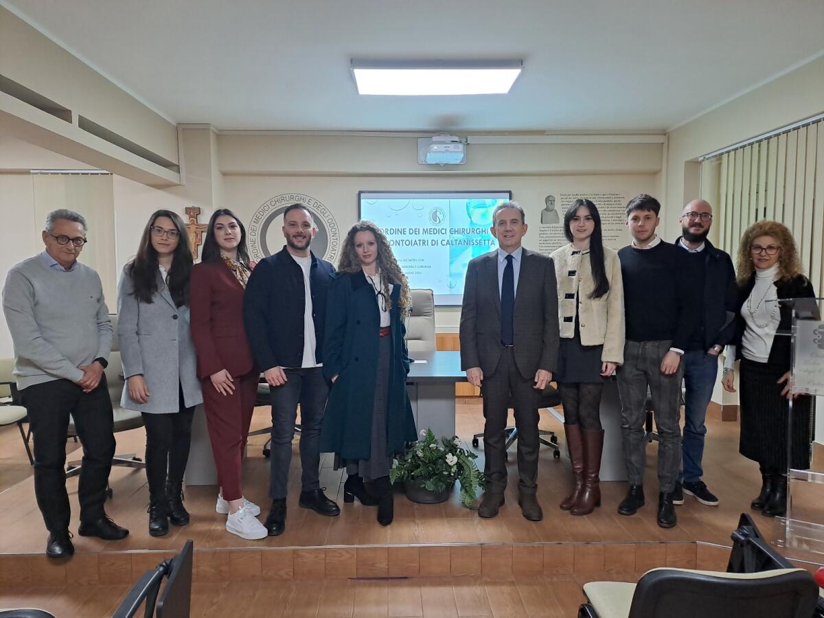Laureandi in Medicina a &#8220;lezione&#8221; di Deontologia - 