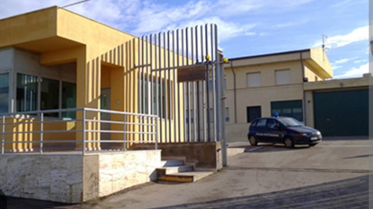 Carcere di Gela, note di compiacimento per due agenti della Penitenziaria - 