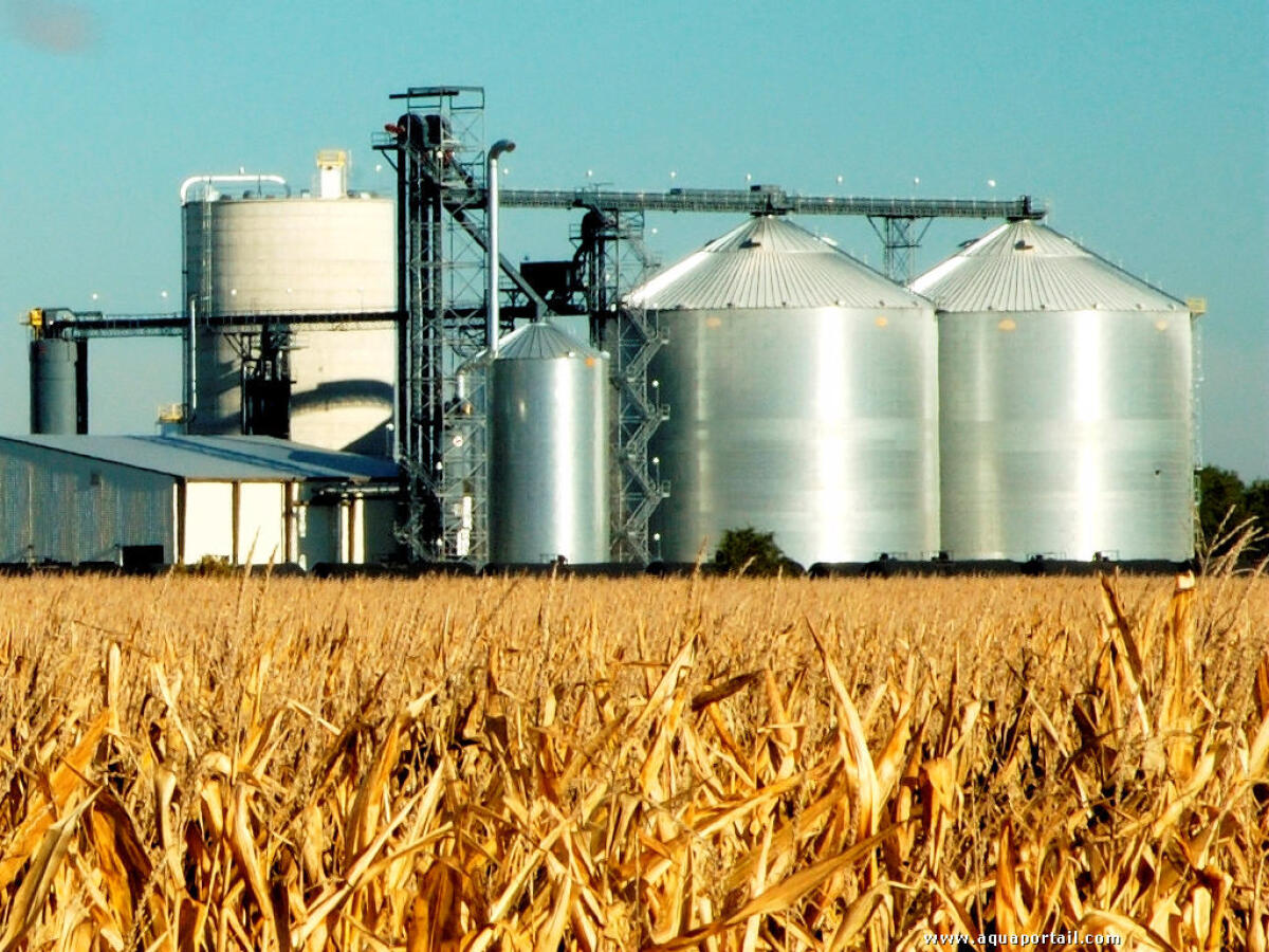 Disastro ambientale innominato:tutti assolti i vertici e gli operatori del gruppo Eni - An ethanol production plant in South Dakota.
