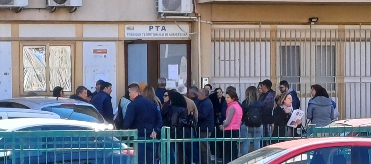 Lunghe file di utenti davanti al Pta dell&#8217;Asp - 