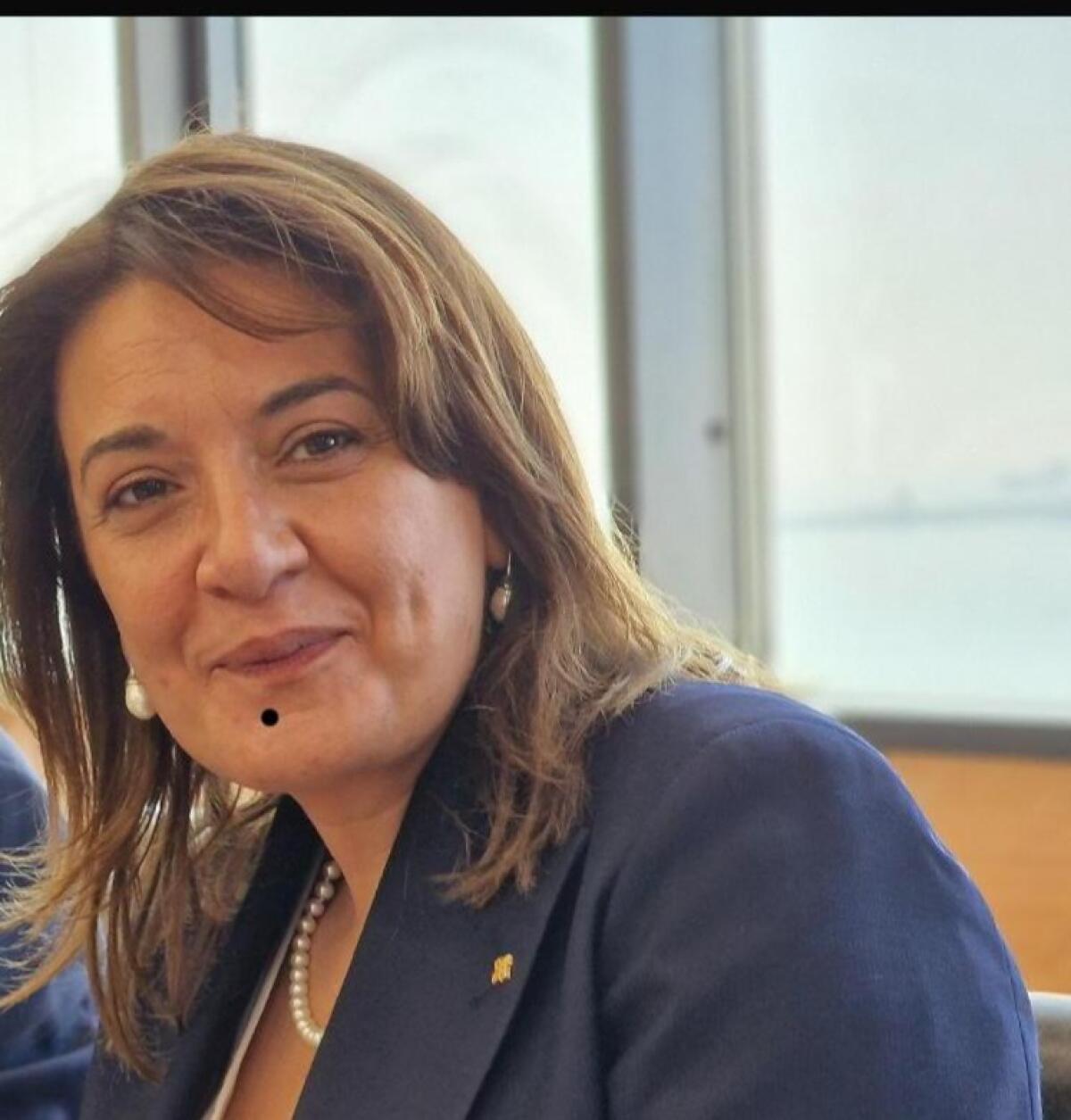 Parcheggi rosa e una panchina rossa dedicata a Emanuela Vallecchi - 