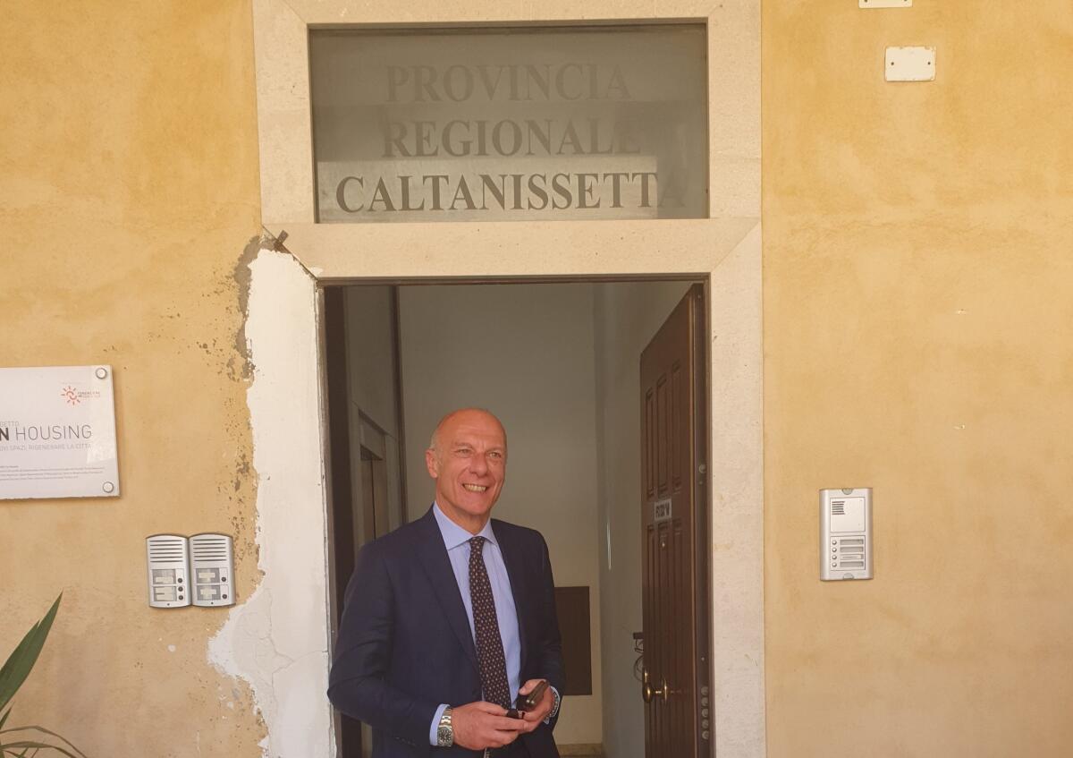 Tesauro &#8220;rispolvera&#8221; la sede staccata di Gela della Provincia - 