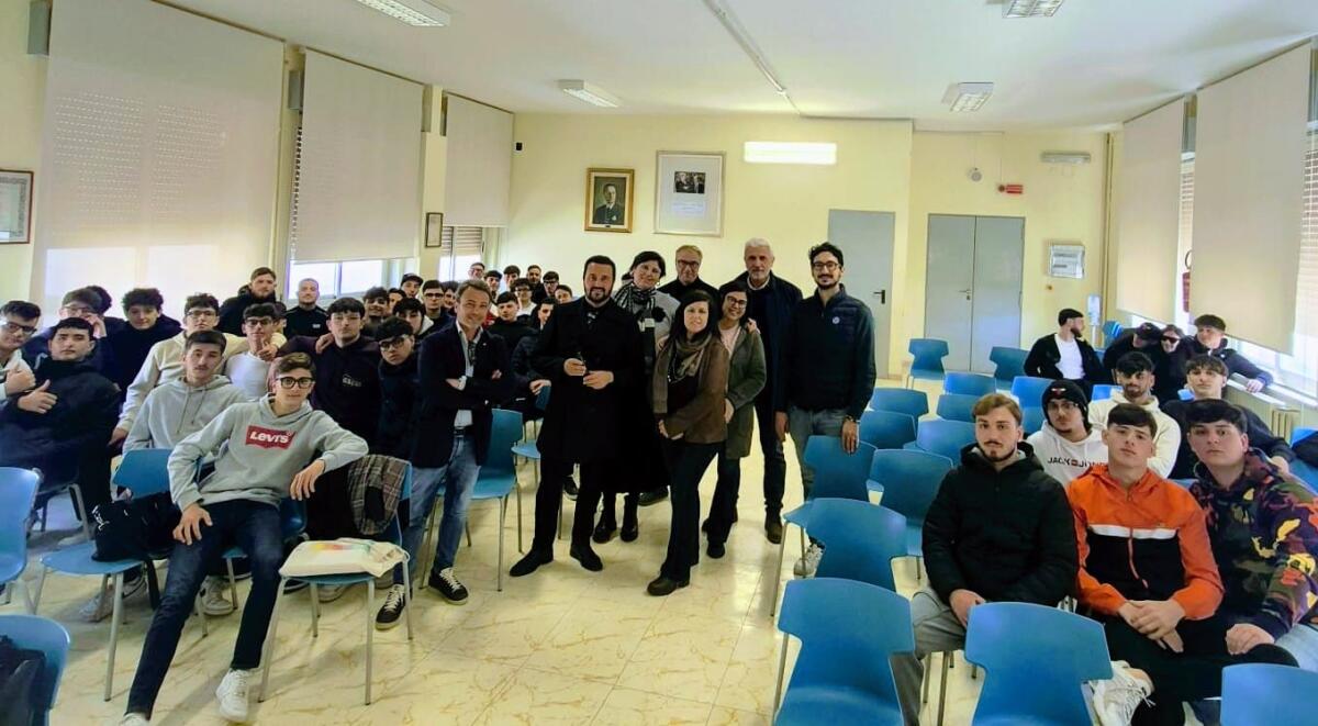 Focus sui temi di energie rinnovabili, responsabilità d’impresa, sostegno al territorio al Morselli - 