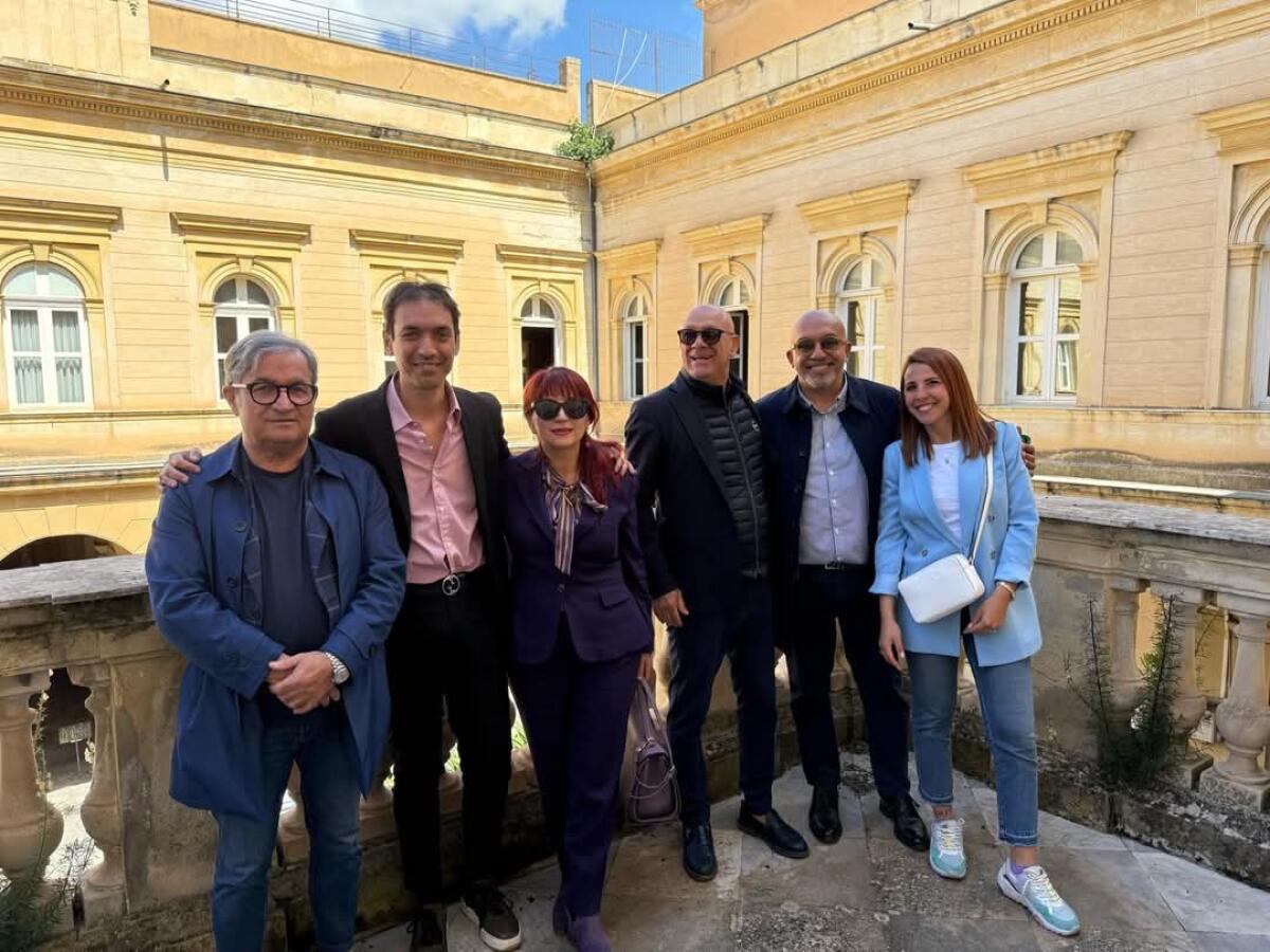 I politici se la prendono comoda:alle 12 il 40% dei votanti.Il Pd gelese ha già votato - 