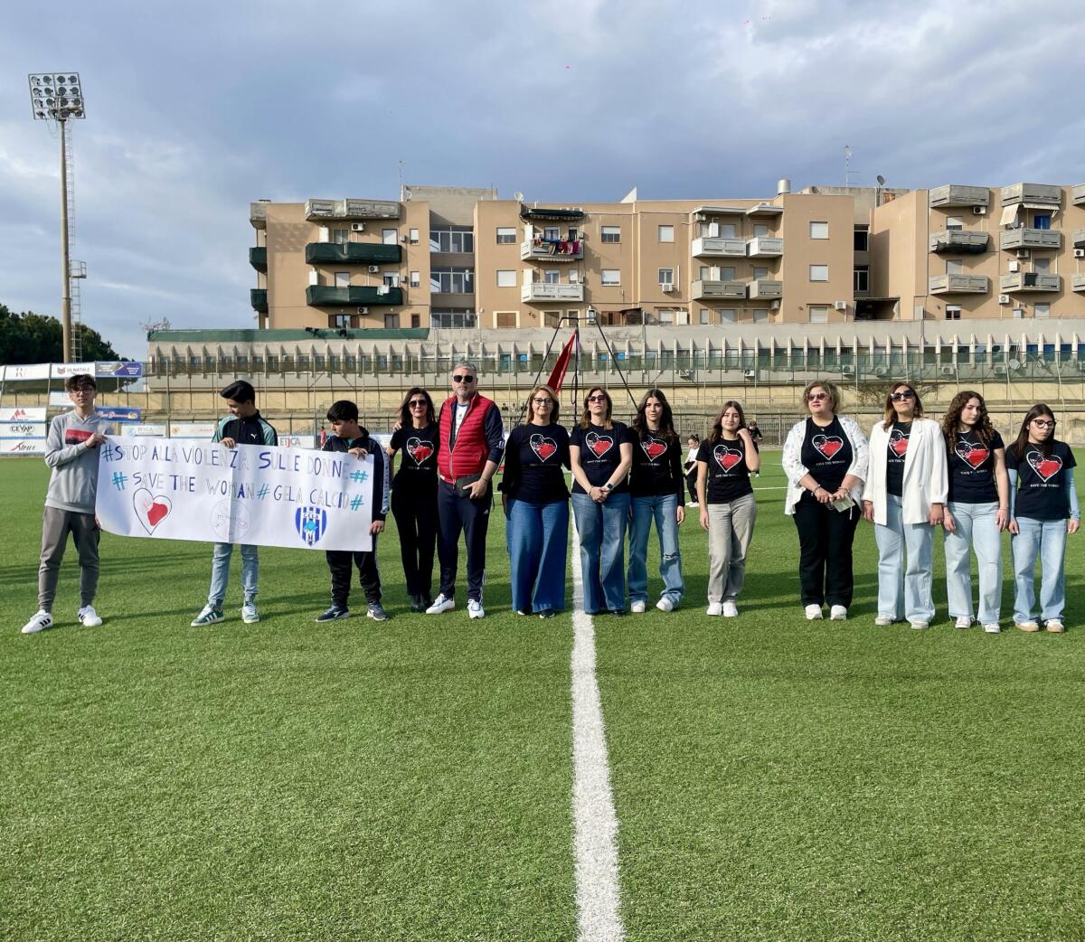 Sensibilizzare contro la violenza di genere: intesa tra Save the Woman ed il Gela calcio -