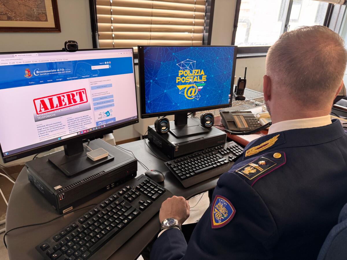 Adesca minorenne in chat, arrestato -