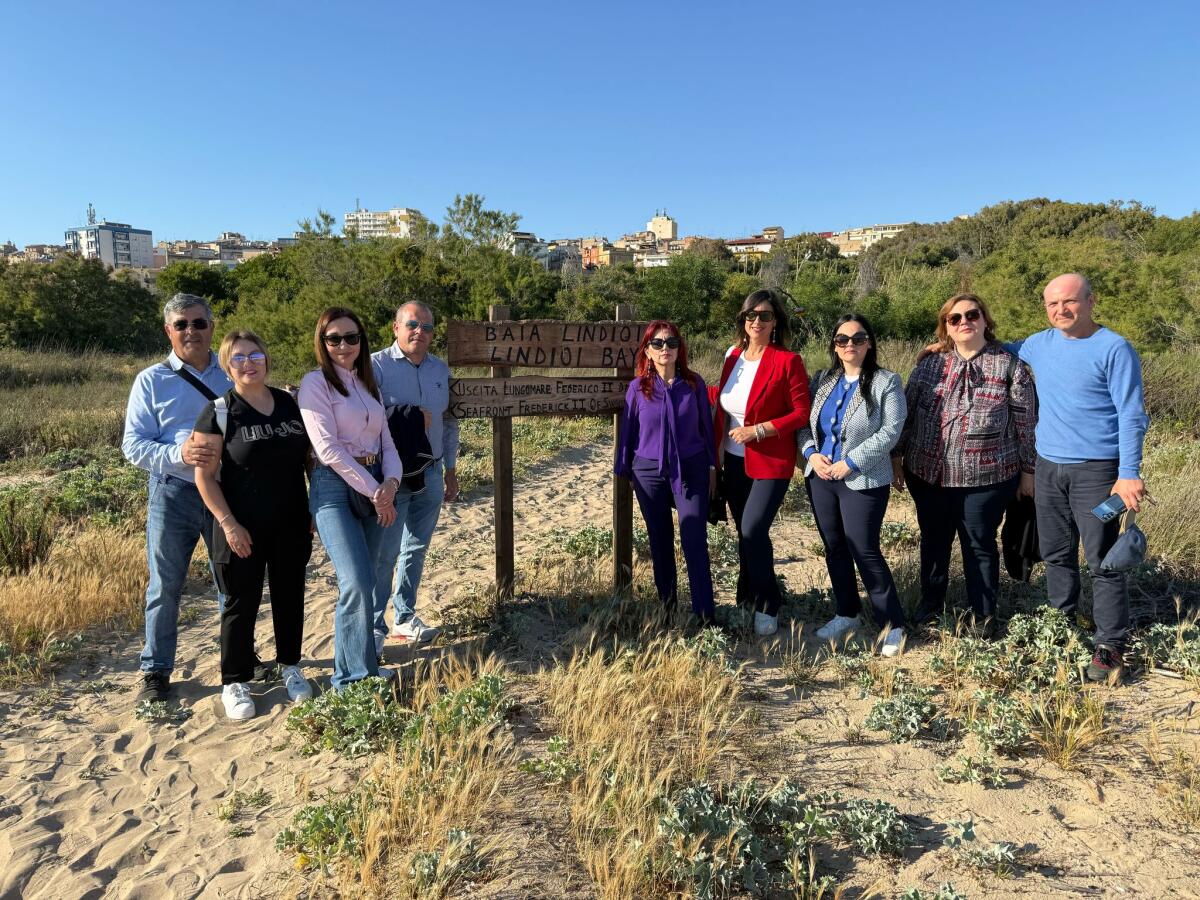 Commissione Ambiente con gli assessori Fava e Morselli in visita alle baie curate da &#8220;Gela che cambia&#8221; - 