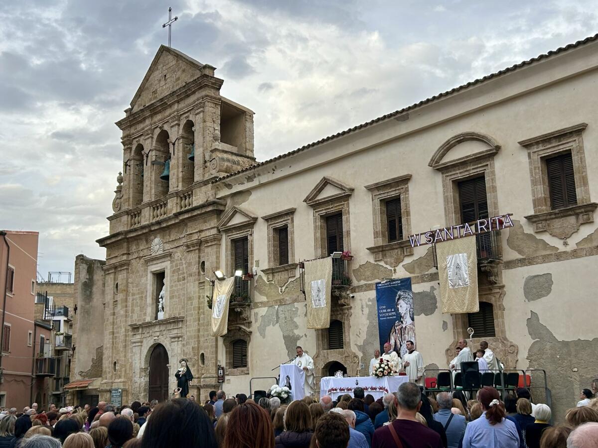 Grande partecipazione in piazza Sant’Agostino alla Festa di Santa Rita  - 