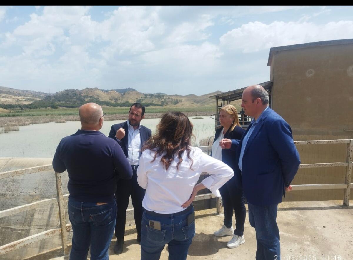Acqua e rifiuti al centro dell&#8217;incontro tra il Sindaco Di Stefano e l&#8217;assessore Colianni - 