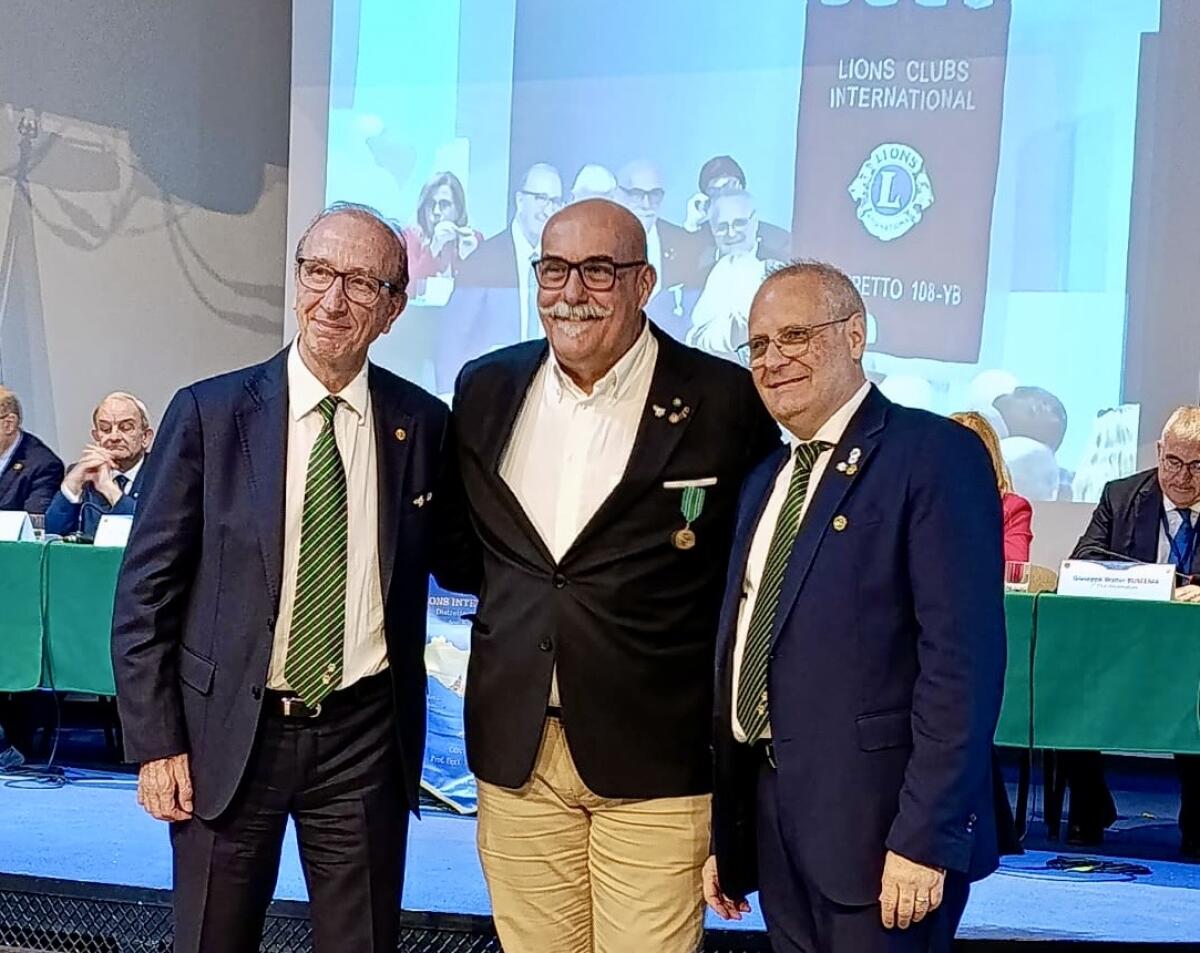 Lions, la medaglia International leadership ad Antonio Benfatti: la premiazione a Pollina -
