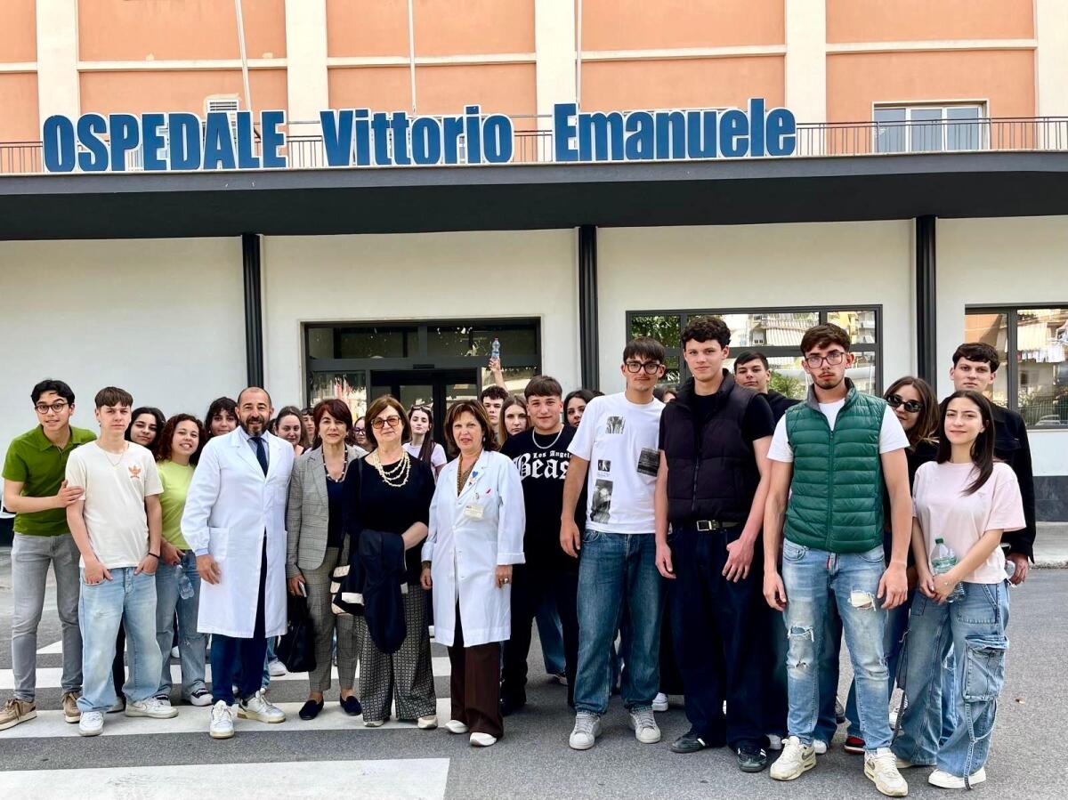 Studenti dei Licei Carafa di Mazzarino in visita al presidio ospedaliero “Vittorio Emanuele” di Gela - 