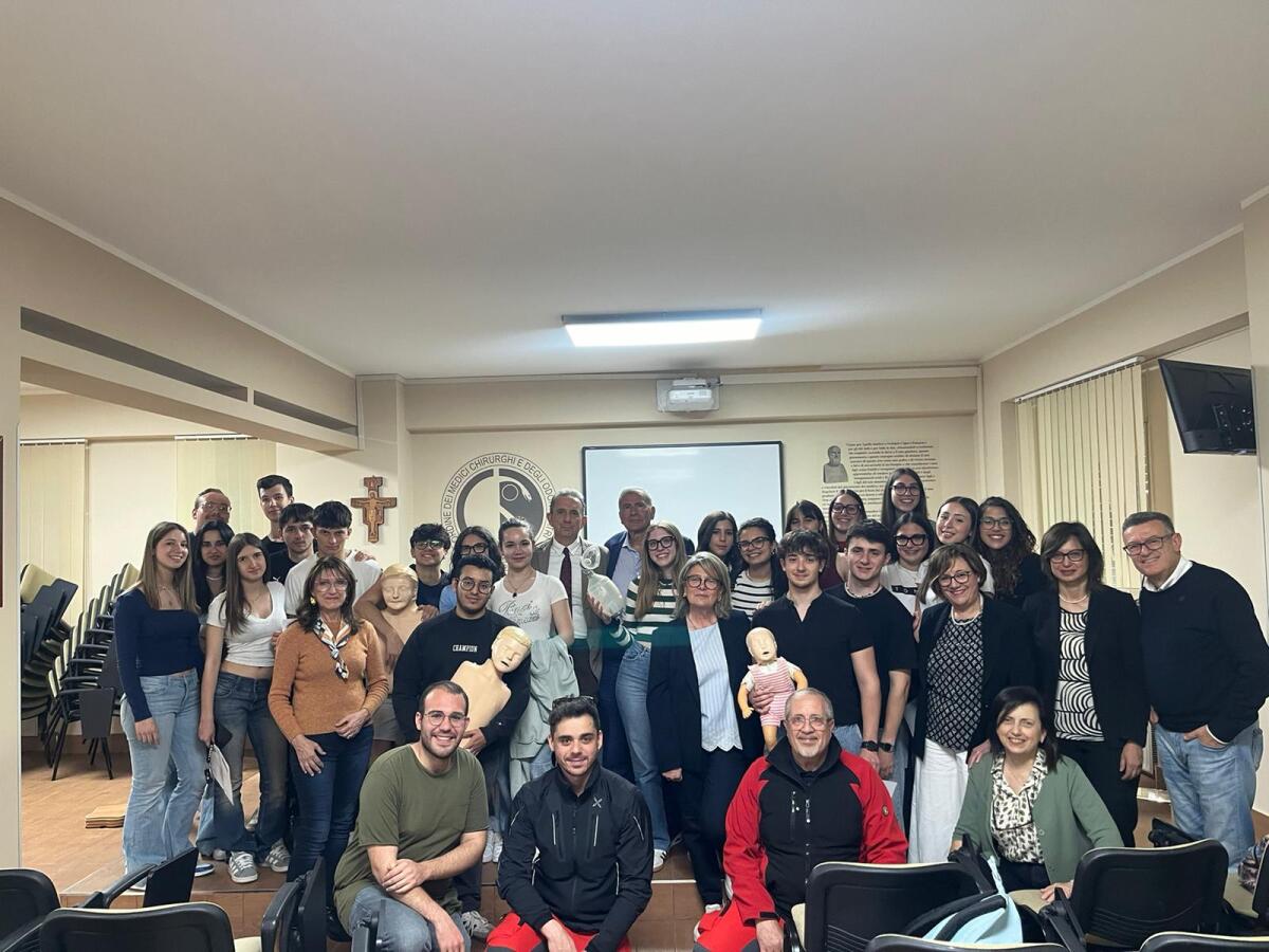 Curvatura biomedica, studenti a lezione di primo soccorso - 
