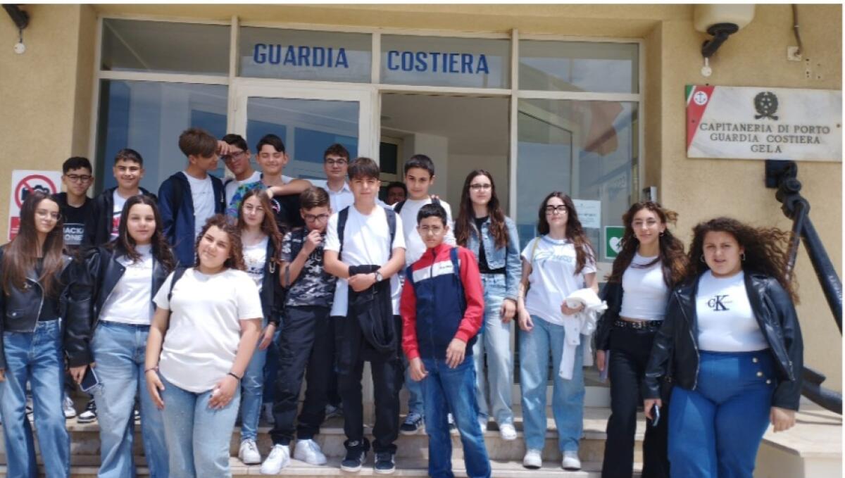 “Viaggio alla scoperta…delle regole”: alunni in Capitaneria di Porto -