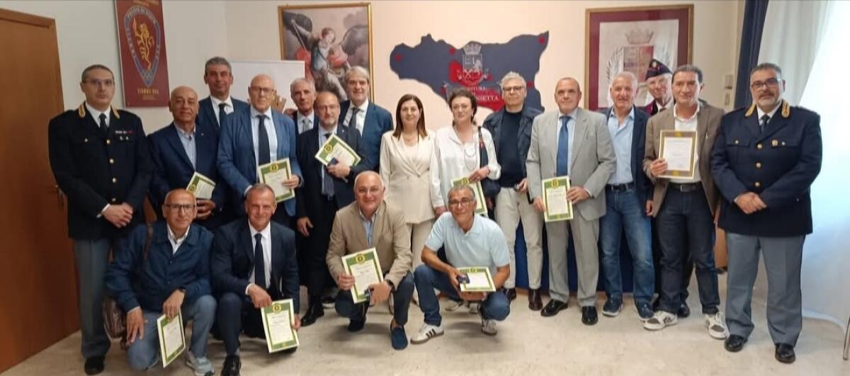 Medaglie ai poliziotti in pensione - 