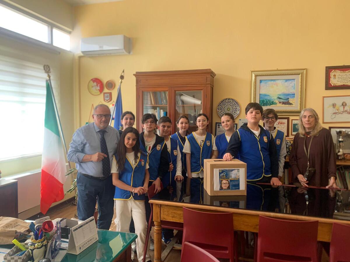 I Cuccioli per la Vista: raccolti centinaia di occhiali usati nelle scuole della città -