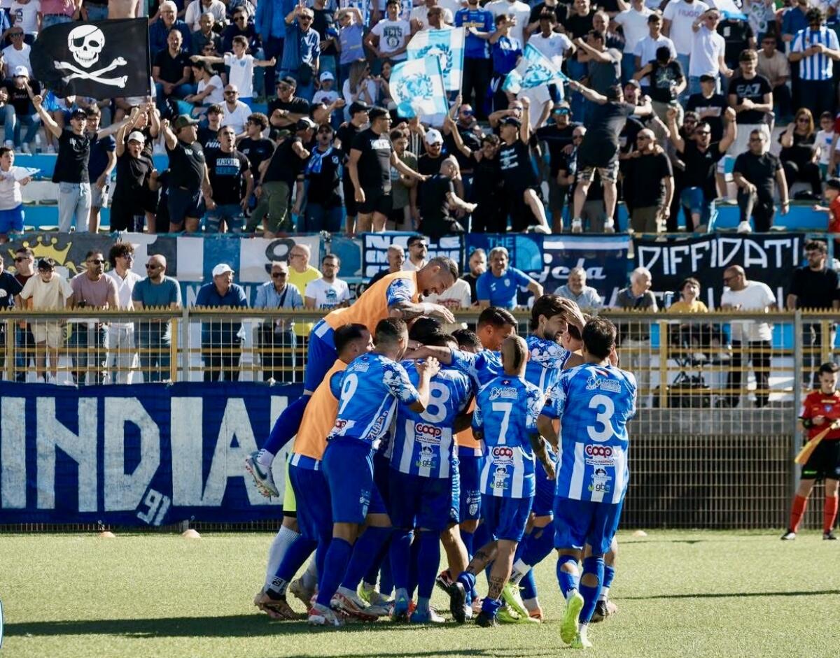 Gela, entusiasmo e consapevolezza. Caronia: “A Venafro per chiudere i conti e andare in finale” -