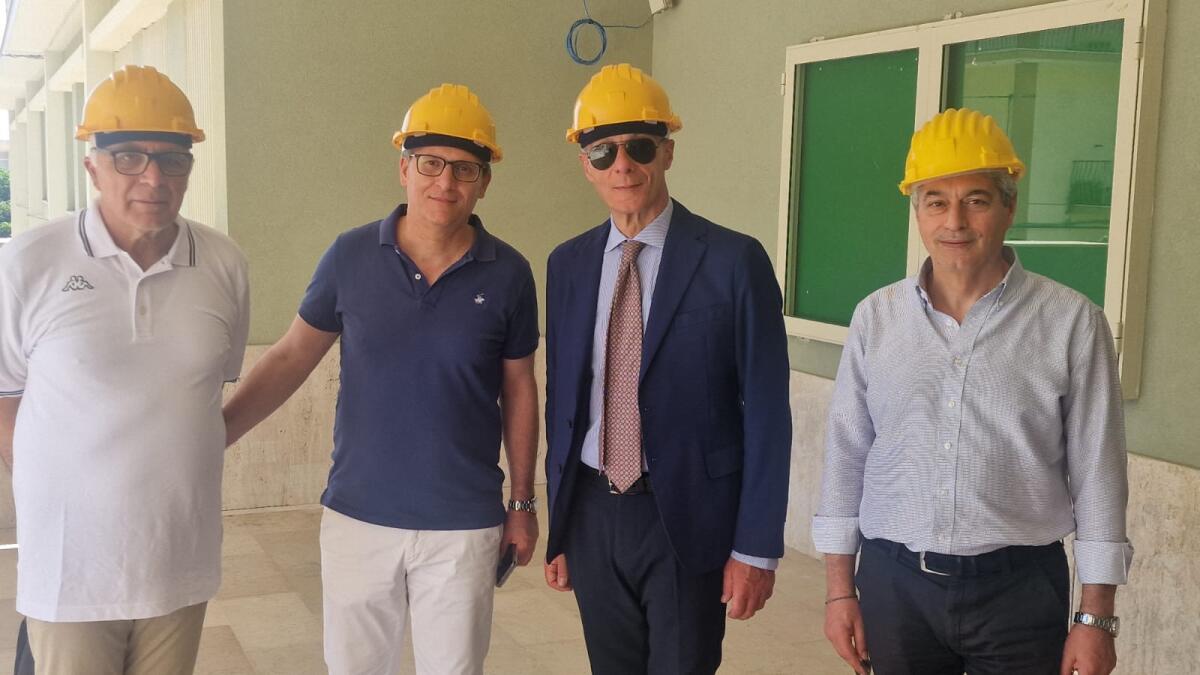 Sopralluogo del presidente Tesauro al cantiere del Liceo Classico:lavori da concludere entro il 31 agosto - 