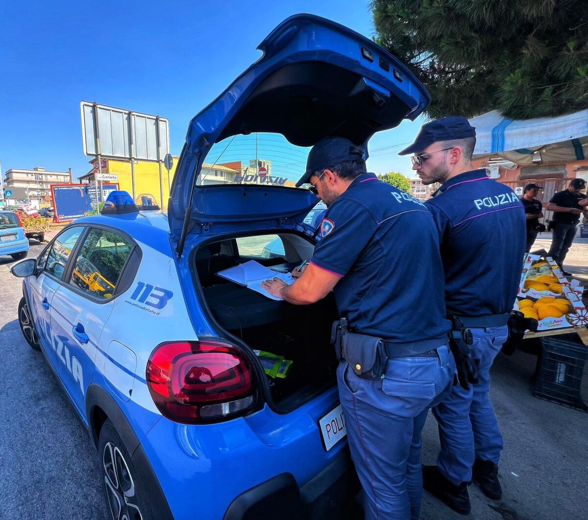 Abusivismo ambulante: controlli e sequestri - 