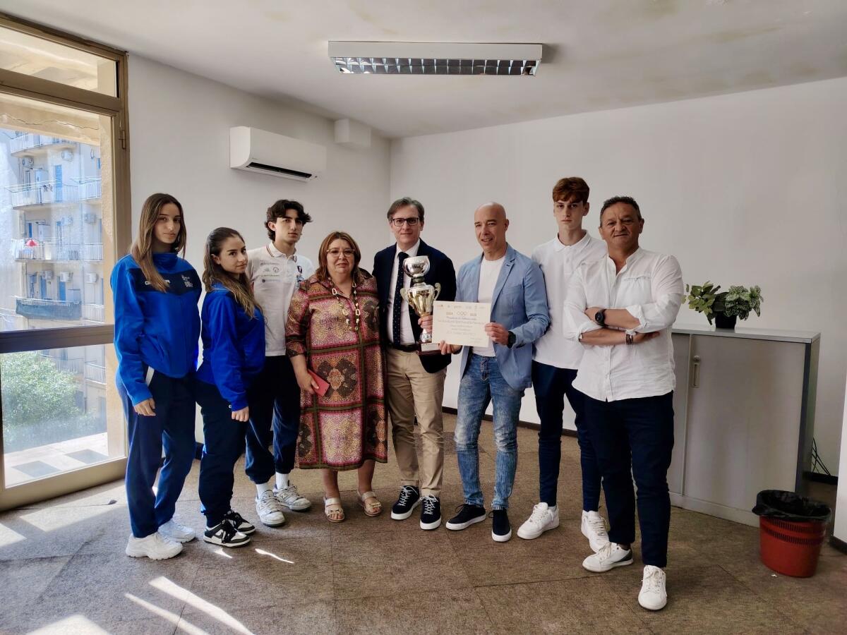 “Scuola più sportiva della provincia”: il premio va al Liceo “Eschilo” - 