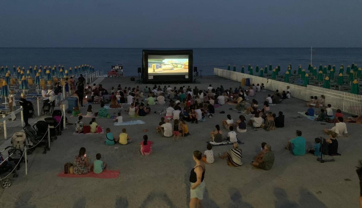 Cinema Ammare a Realmonte, la Harmony Aerial di Gela apre la serata inaugurale - 