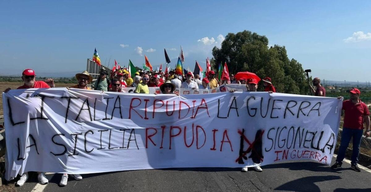 Il M5S partecipa al presidio di Sigonella promosso dalla Rete siciliana - 