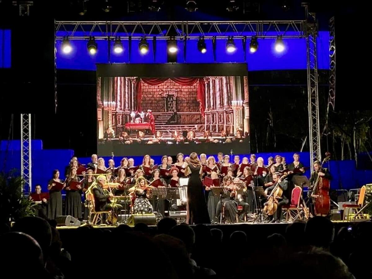 “Armonia in Scala&#8221;: il coro Perfetta Letizia in concerto sulla scalinata della Chiesa Madre - 