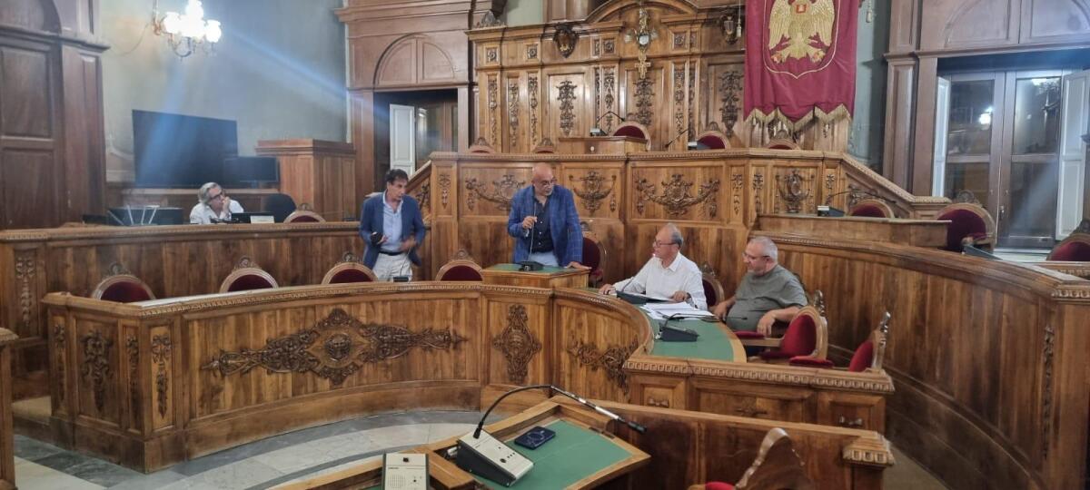 Imbarazzante pantano nella maggioranza del presidente Tesauro per gli incarichi dello staff -