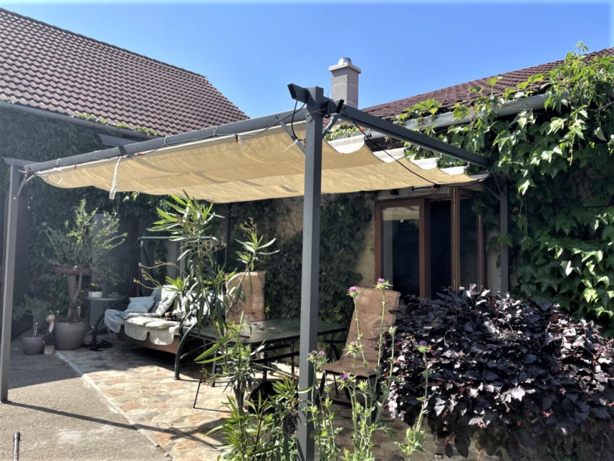 Estate rovente: come proteggersi dal sole in giardino e in terrazza - 