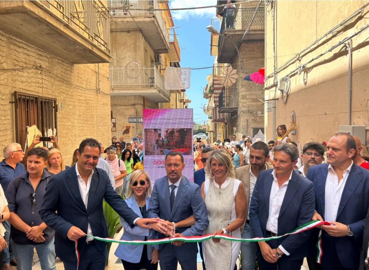 Inaugurato il museo all’aperto di via Di Bartolo: rifiorisce un pezzo di storia nel cuore della città  - 