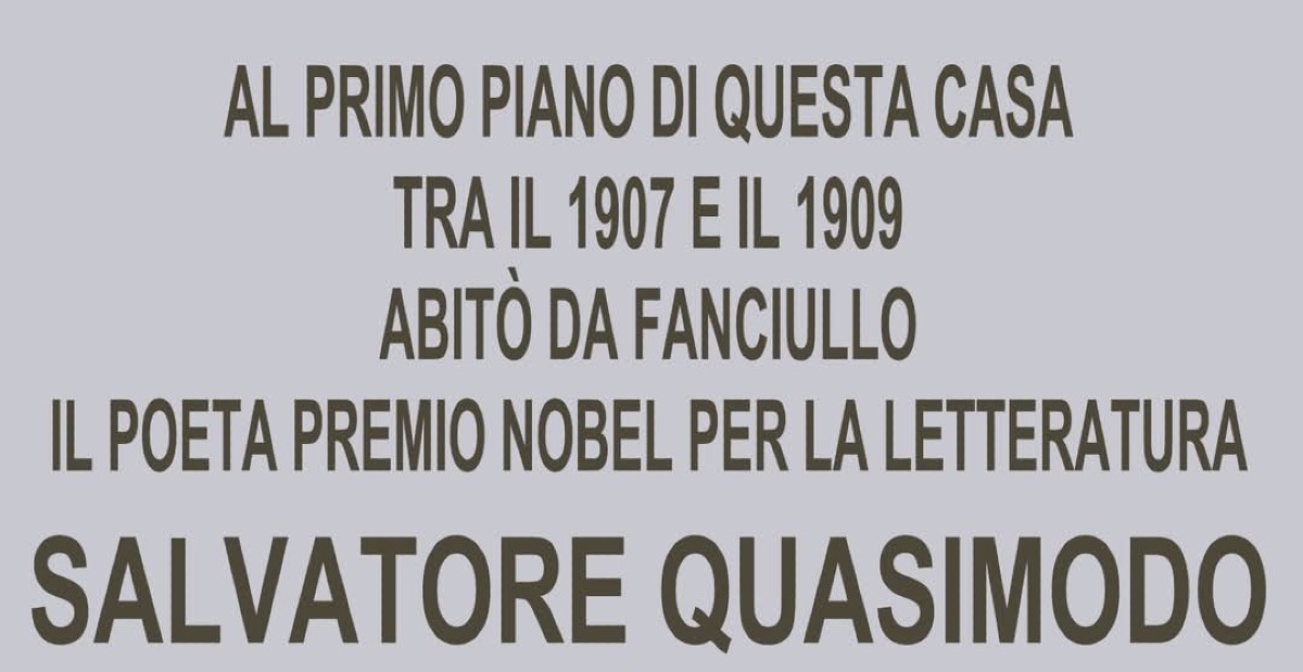 Una targa nell'abitazione di Salvatore Quasimodo 