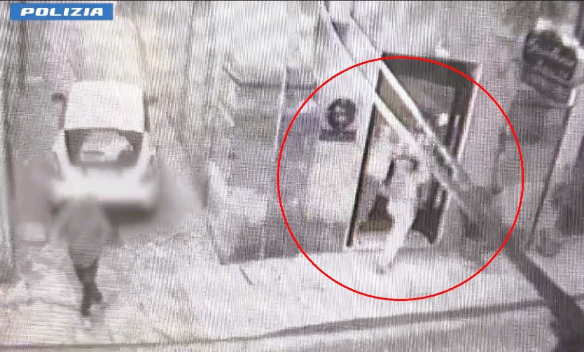 Arrestati 2 minori per la rapina in gioielleria in centro -