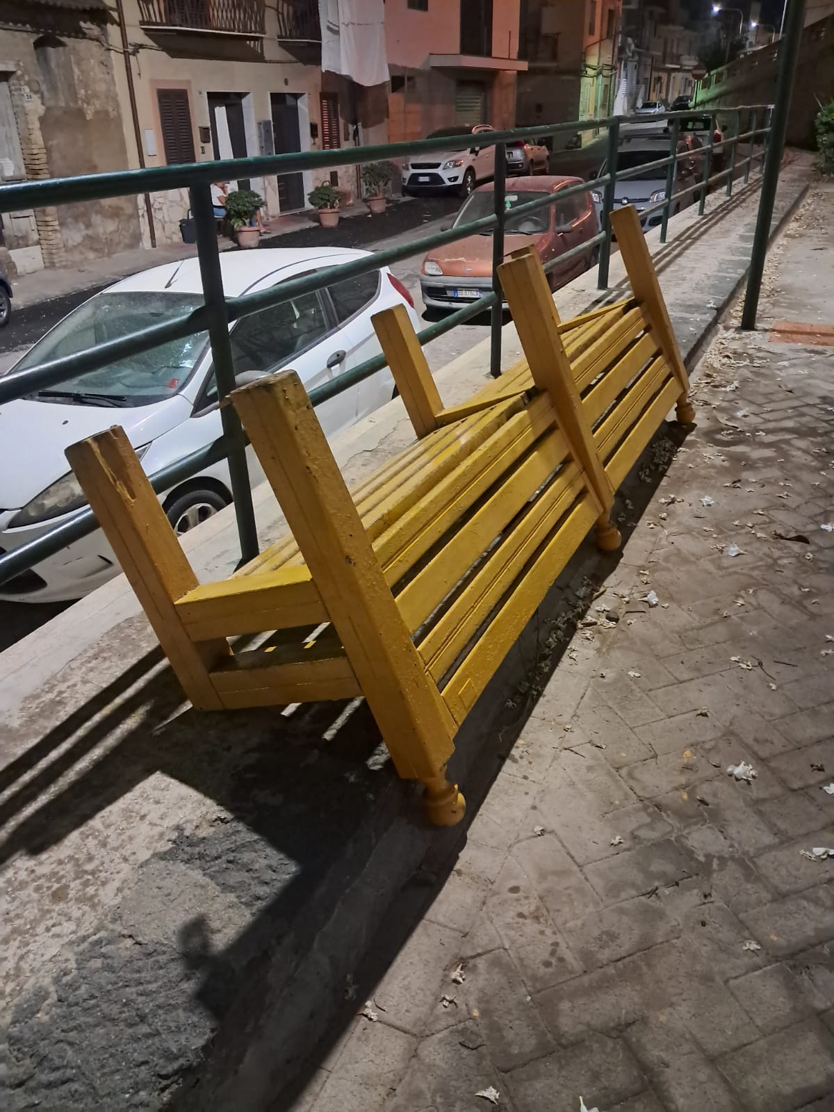 Non c'è pace la notte a piazza della collaborazione  - 