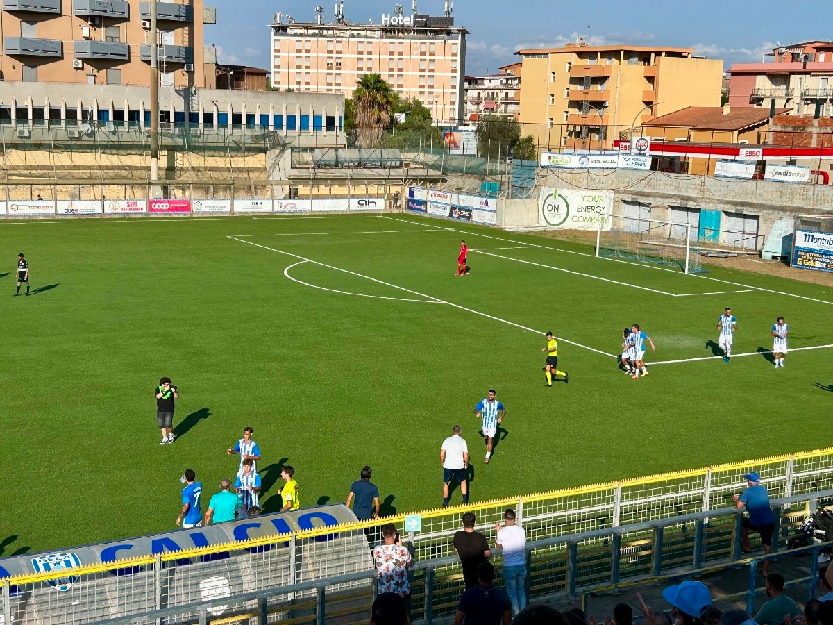 È un Gela che entusiasma: 3-0 alla Vigor Lamezia  - 