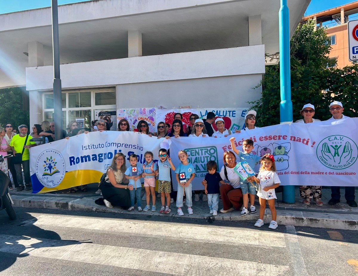 La protesta di associazioni e scuole per la sanità  - 