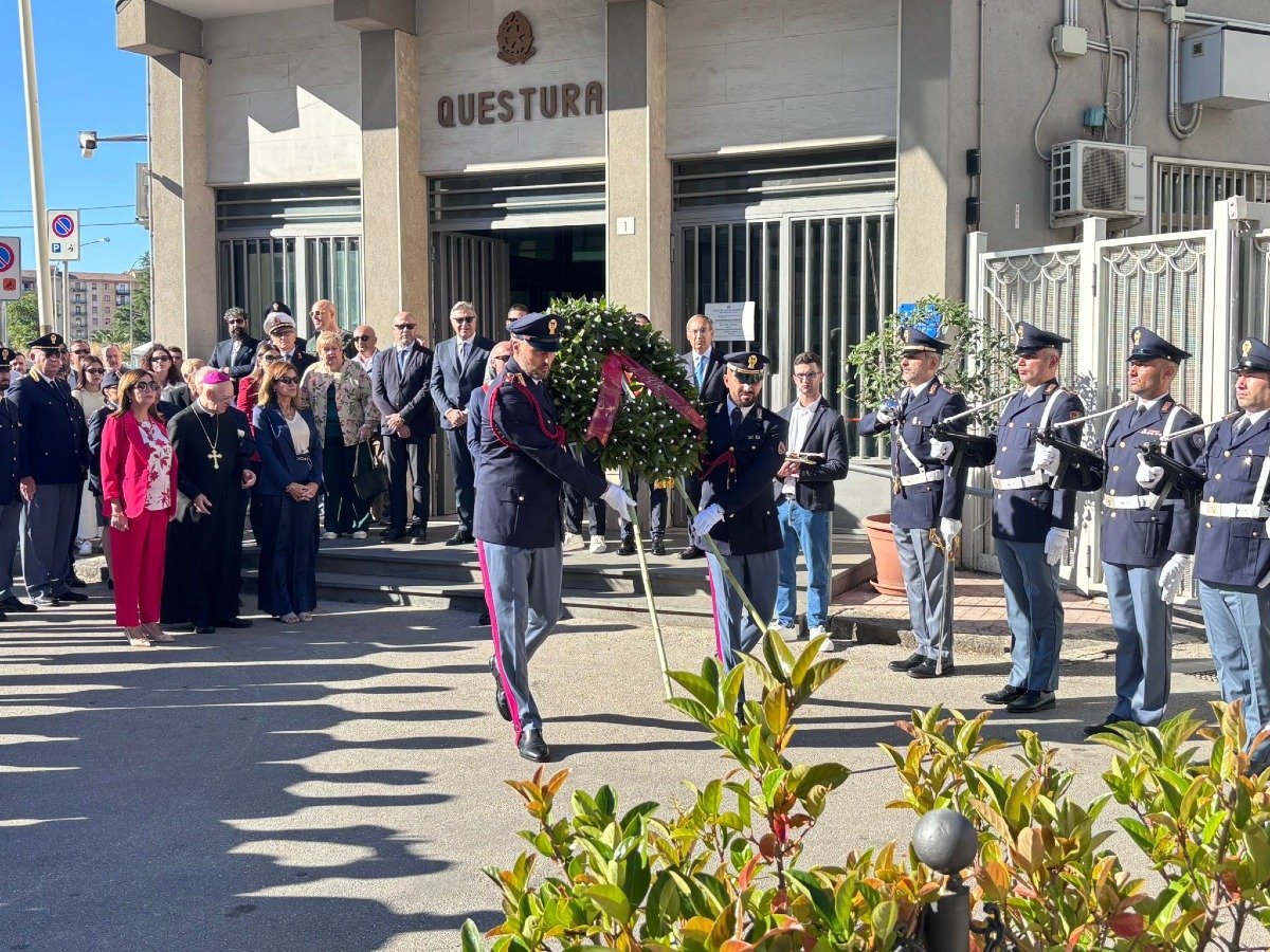 Festa San Michele, deposta corona d'alloro in Questura  - 