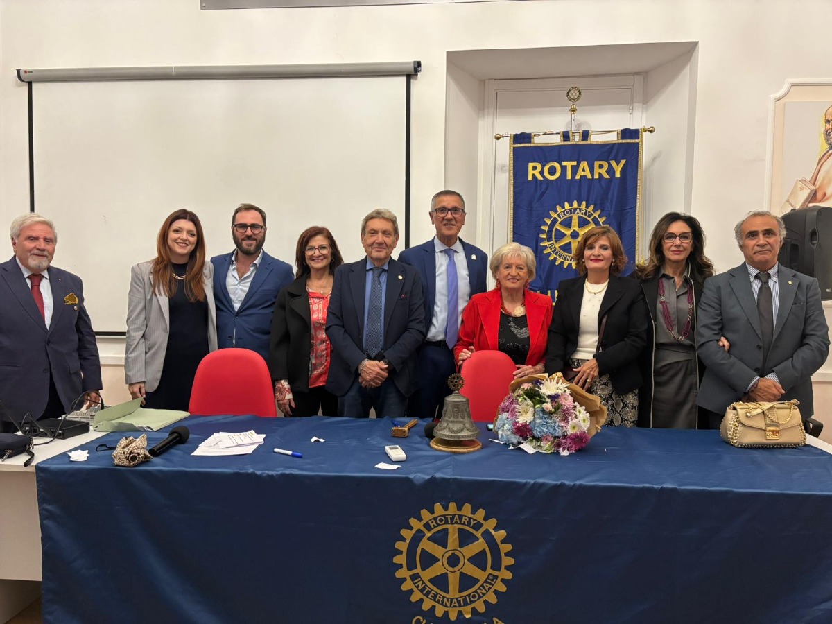 Caminetto del Rotary Club di Gela tra ironia e riflessioni -