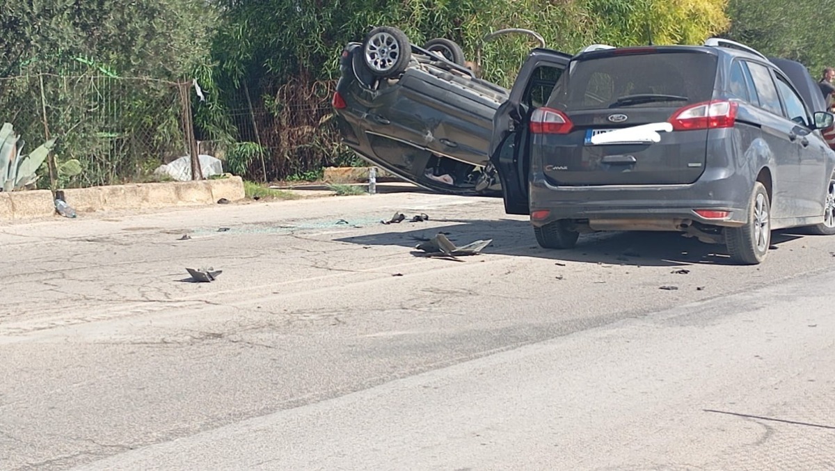 Frontale tra due auto sulla Vittoria-Scoglitti -