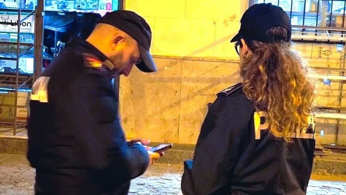 Controlli della polizia nel centro storico di Caltanissetta  -