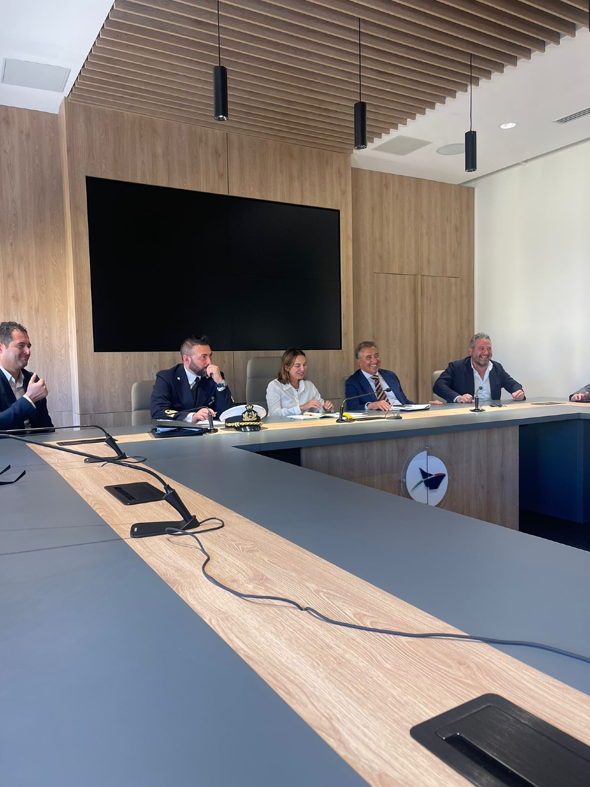 Primo incontro ufficiale sul porto rifugio -