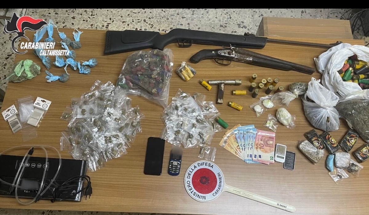 In un casolare di campagna, droga e armi  - 