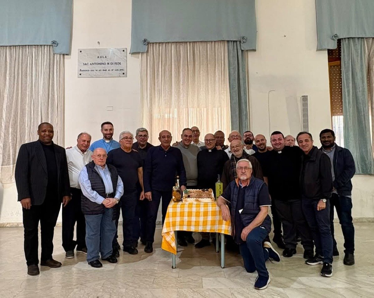 I sacerdoti gelesi in festa per don Nunzio Samà  -