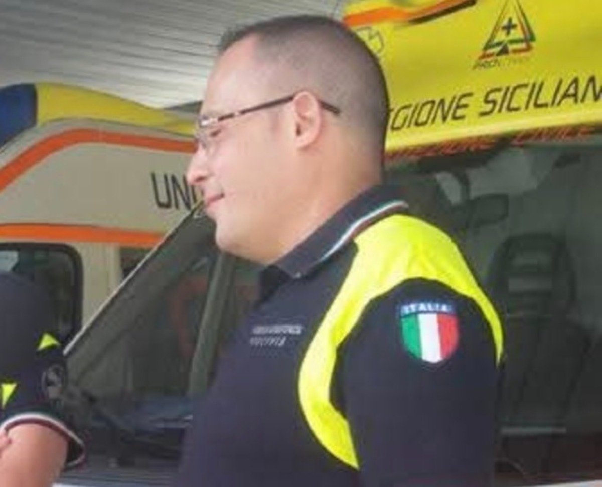 Investito da auto mentre prestava soccorso ad un uomo -