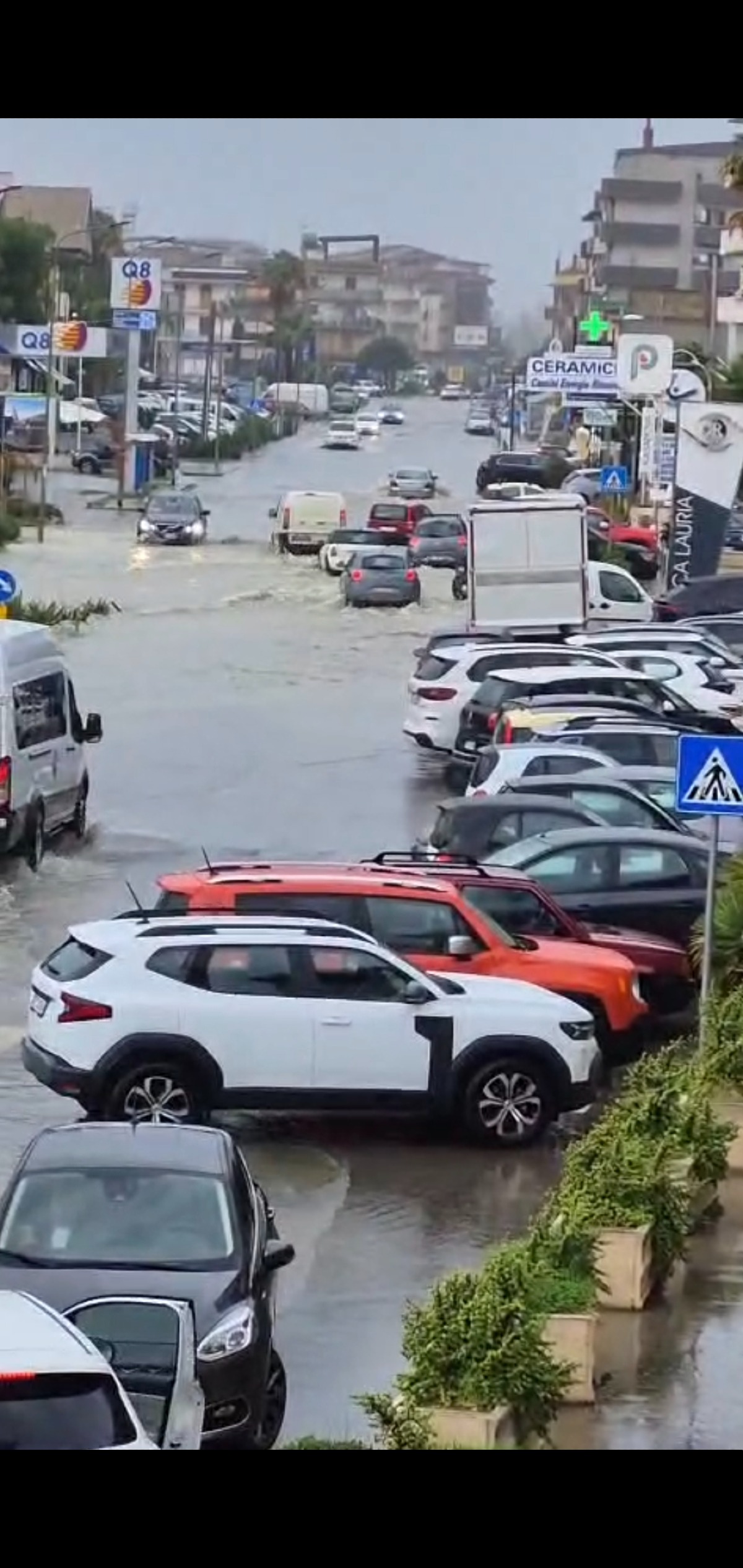 La città in ginocchio per il maltempo  - 