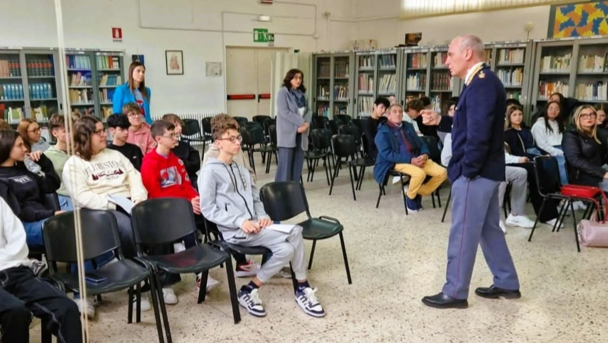 La Polizia incontra gli studenti  - 