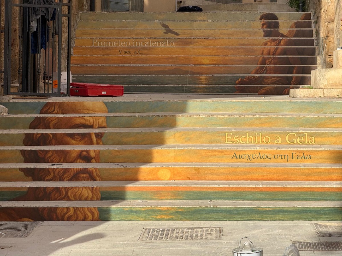 Scalinata di via Cadorna con il volto di Eschilo  - 