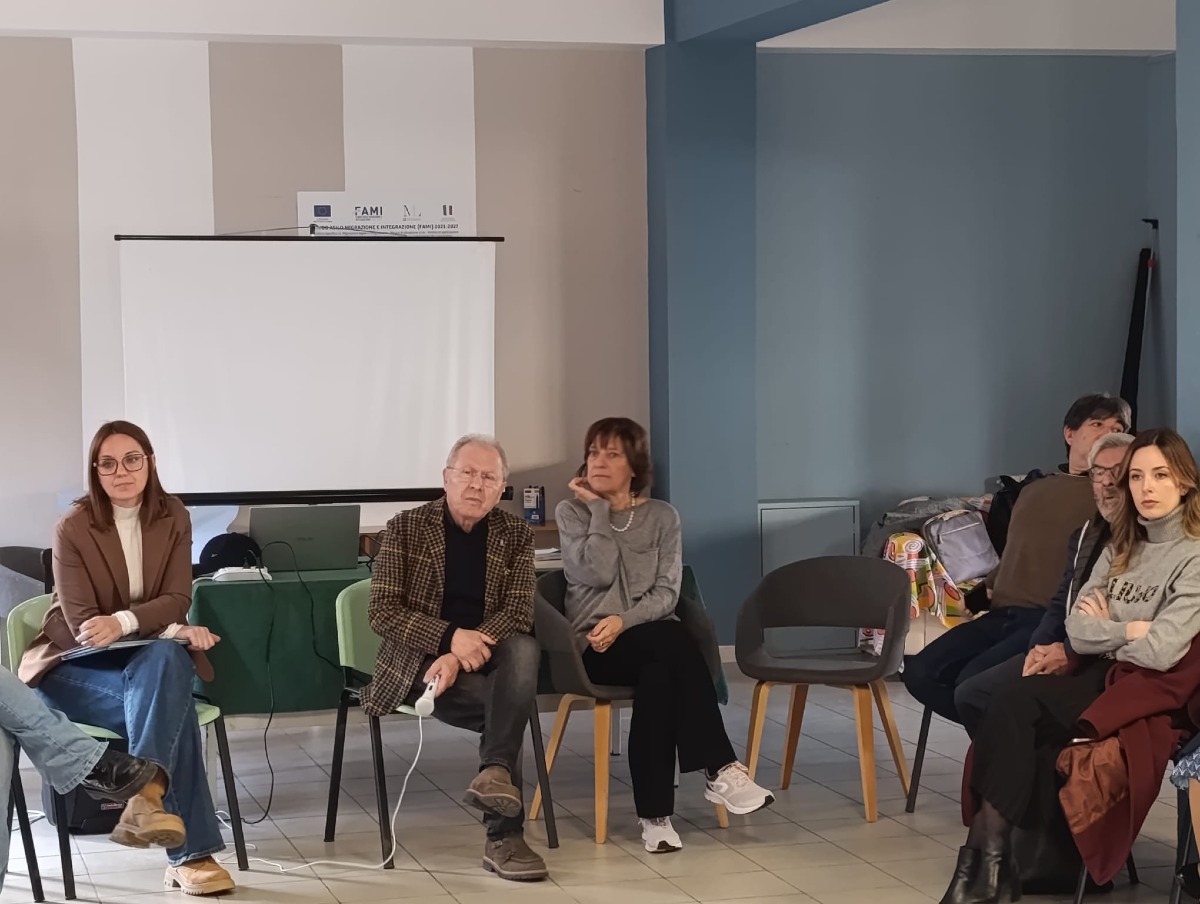 Dietro la facciata di felicità  c'è l'emergenza psicologica  - 