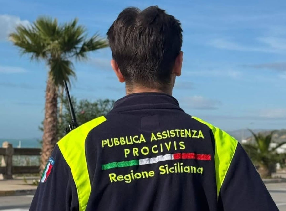 Scontro tra bici elettrica e Fiat Panda in via Altamira - 