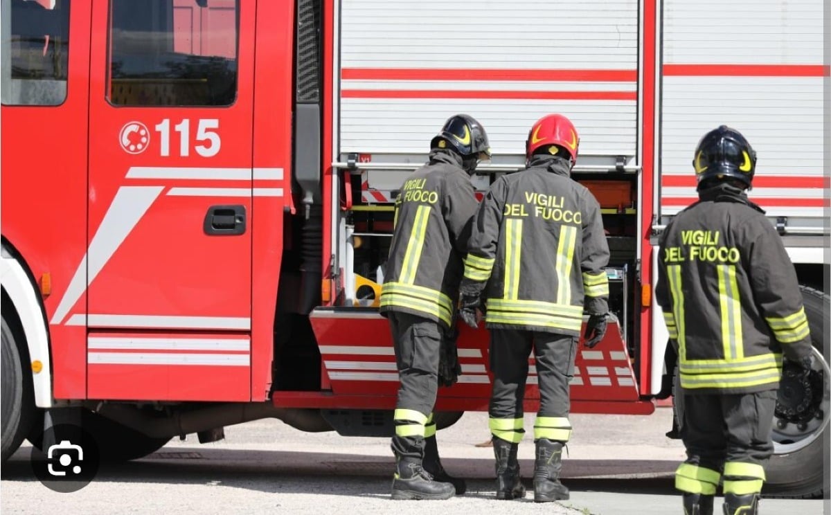 Incendio distrugge fast food  - 