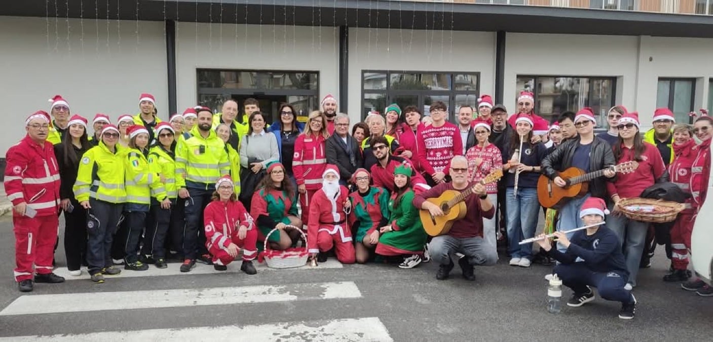 Volontari ProCivis e Croce rossa tra i pazienti in ospedale  - 